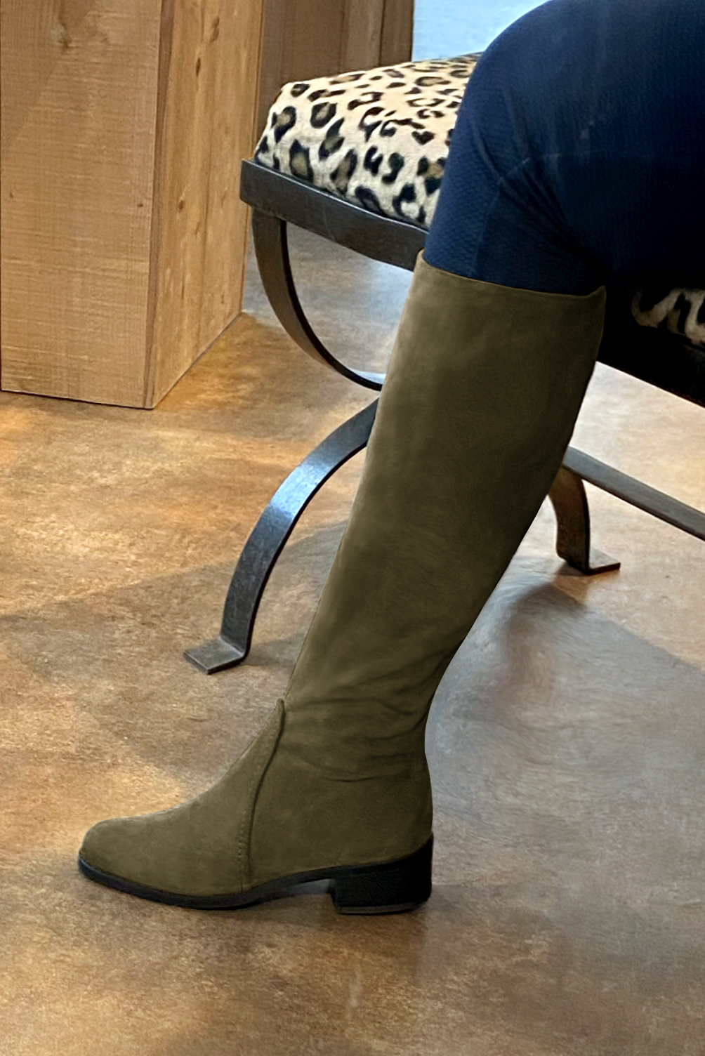 Khaki green women's riding knee-high boots. Round toe. Low leather soles. Made to measure. Worn view - Florence KOOIJMAN